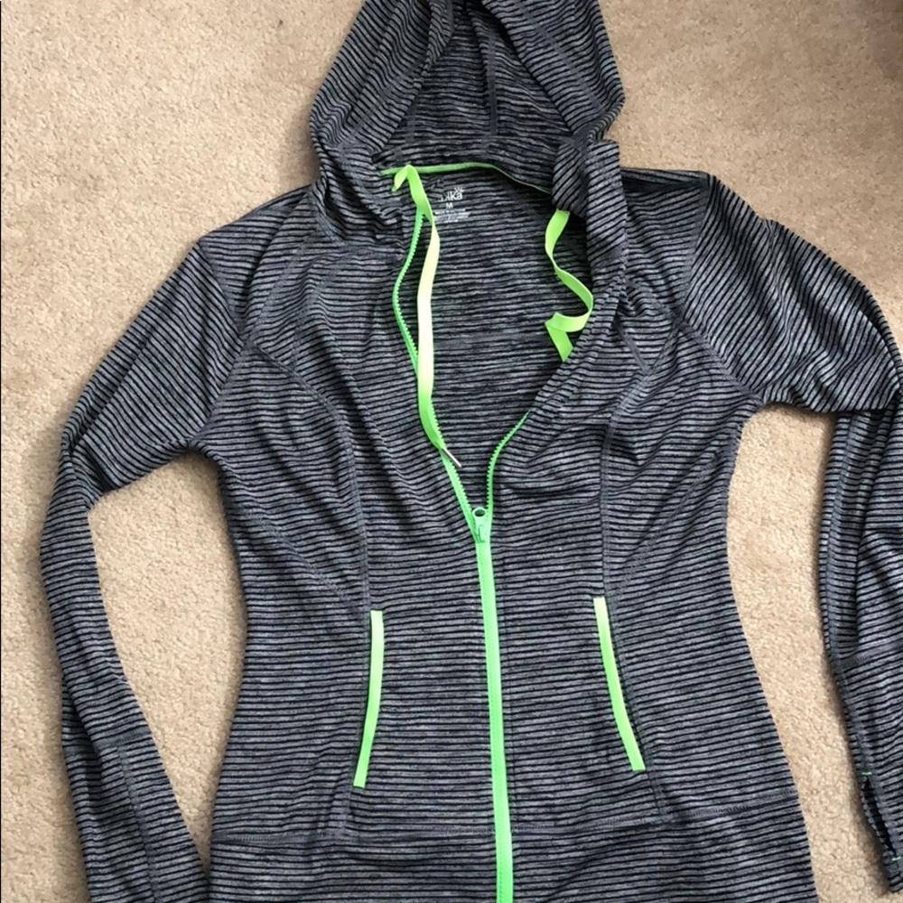 Light weight athletic jacket NWOT